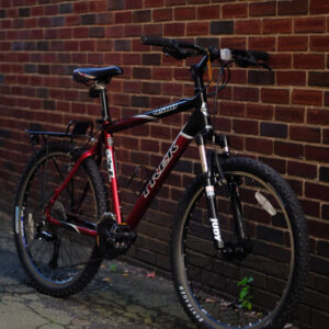 Cons. Black red trek 4500 large